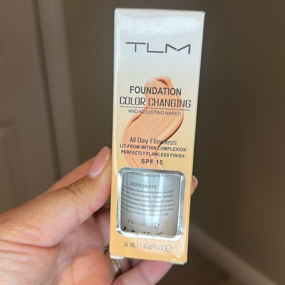 NIP TLM Foundation Color Changing SPF 15
